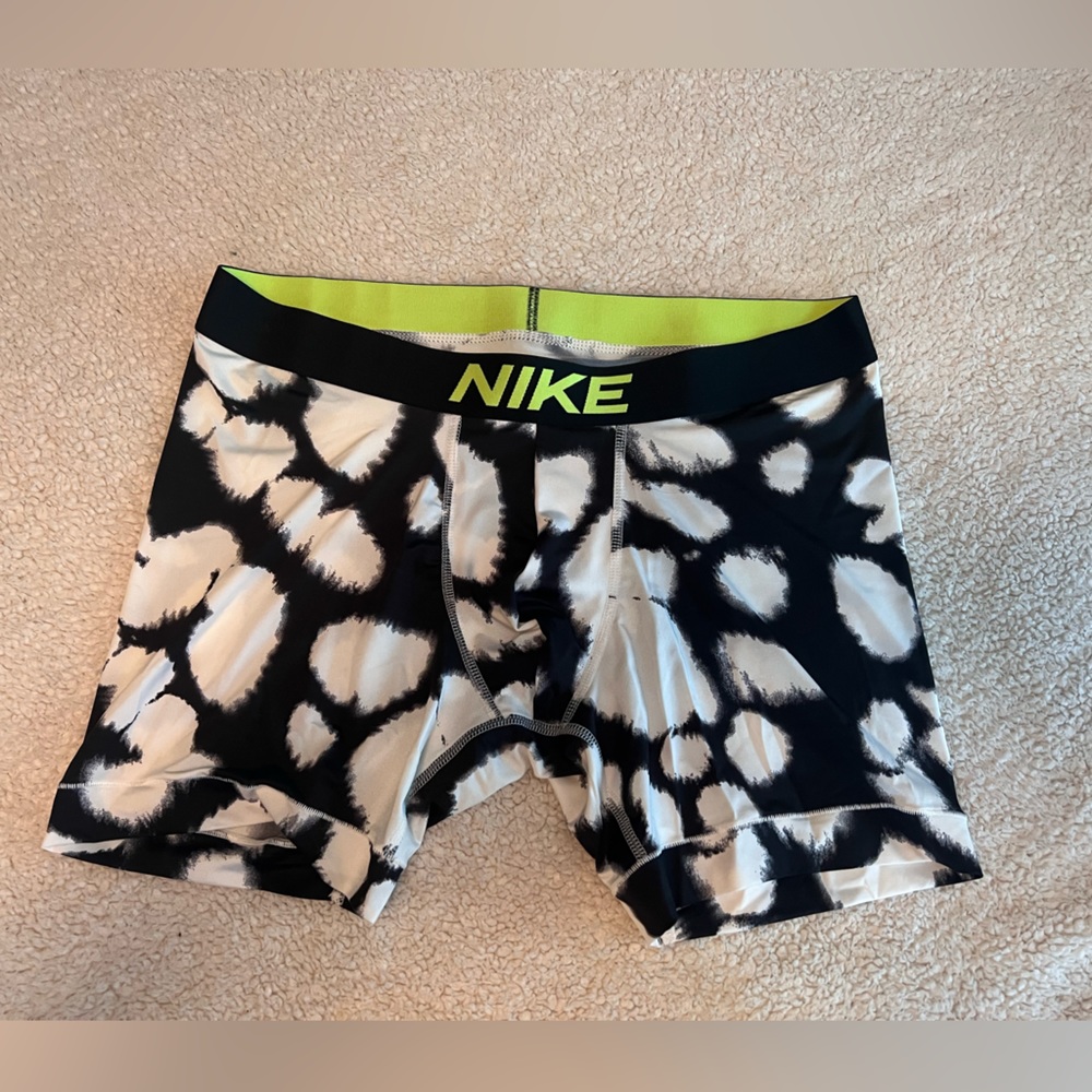 Nike Dri-Fit | Men’s Compression Shorts | Large | NEVER BEEN WORN